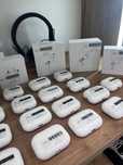 Большой ассортимент AirPods / Рассрочка в Актив Маркет 0-0-12