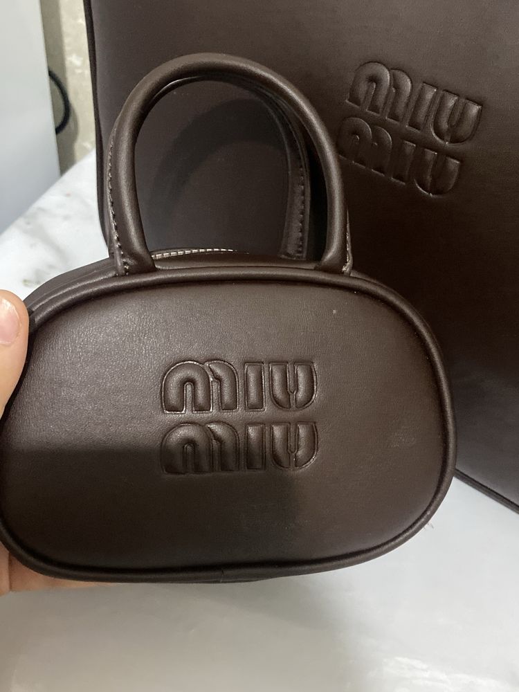 женская сумкаа miumiu