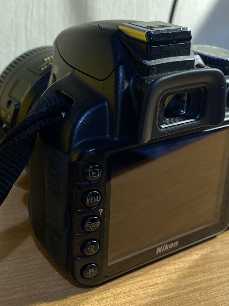 Фотоаппарат Nikon D3100 + объектив 35 мм