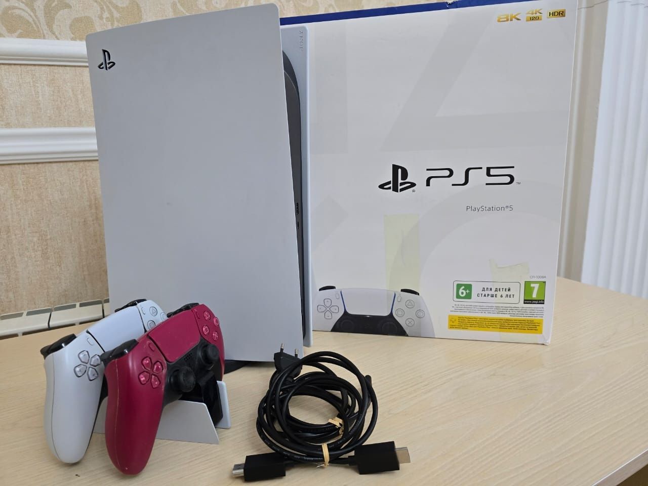 Sony Play Station 5, с дисководом, 2 джойстика, заряд.станц.,6 игр