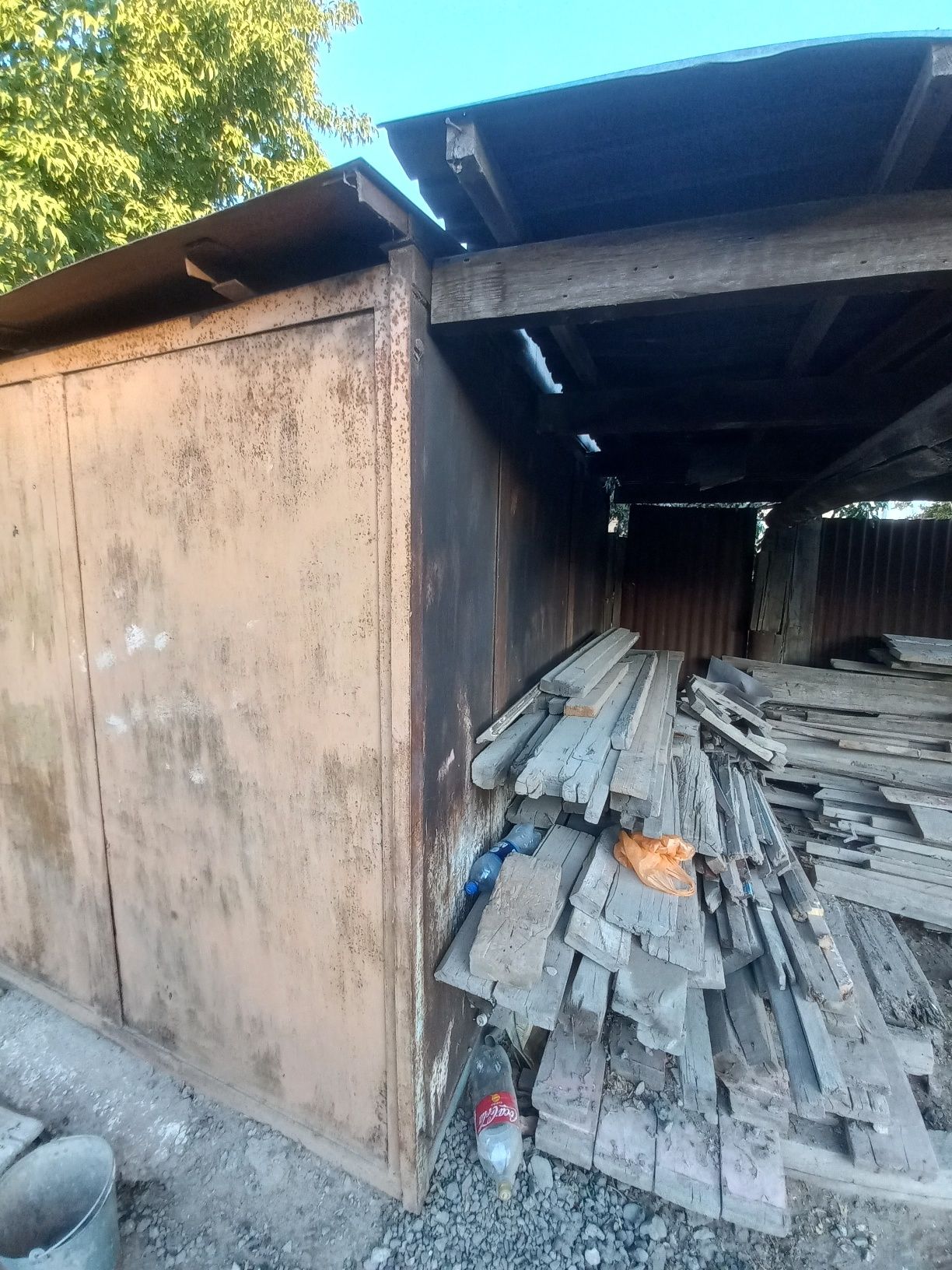 Продаю металлический гараж 2.8×4.4 м — разборный, крепкий, толщина 5 м