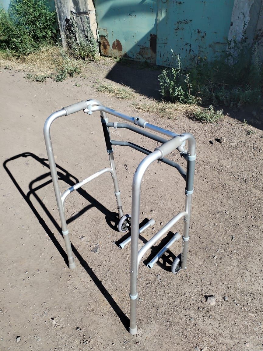 Ходунки для взрослых