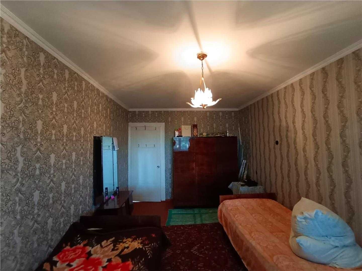 Продаю 2 комнатную квартиру в 22 микрорайоне.