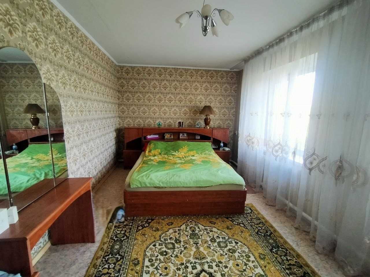 Продажа двухэтажного дома центральными коммуникациями.
