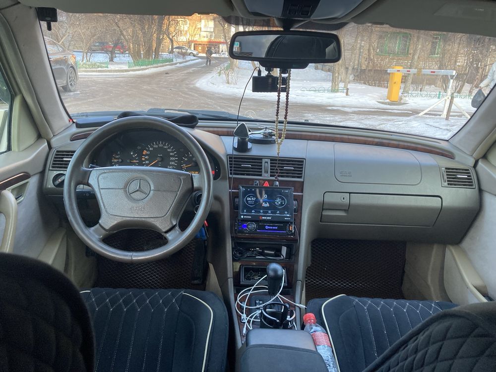 Mercedes Benz C220 газ-бензин