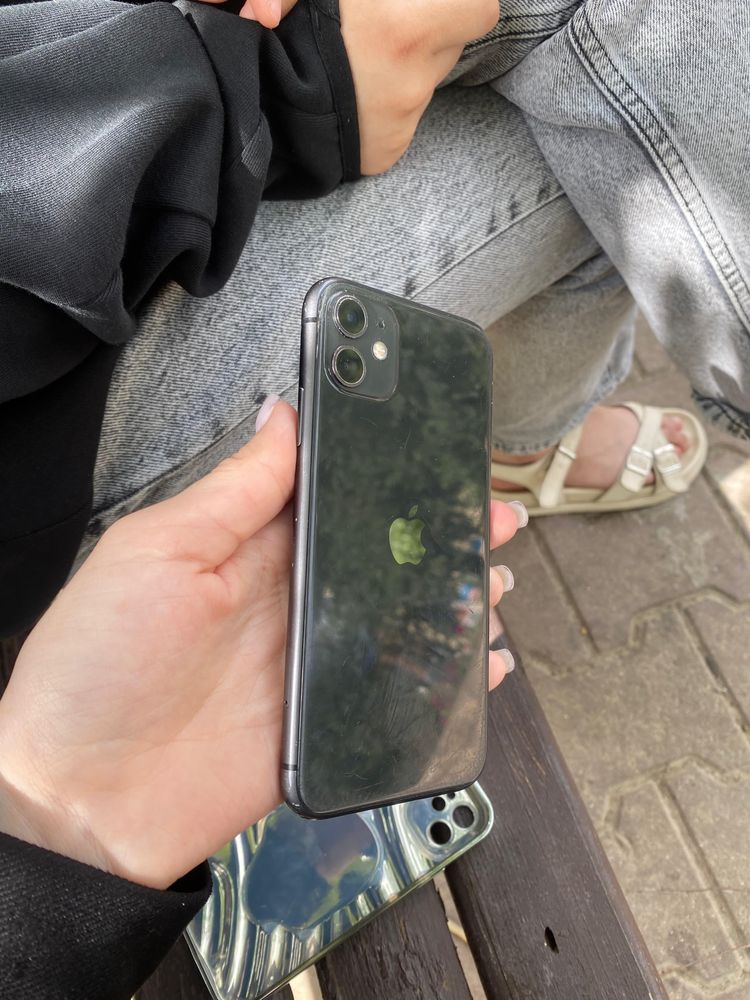 Айфон 11 в черном цвете