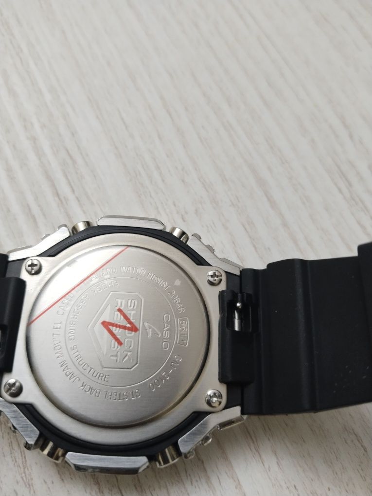 Casio g shock GM 2100 1A