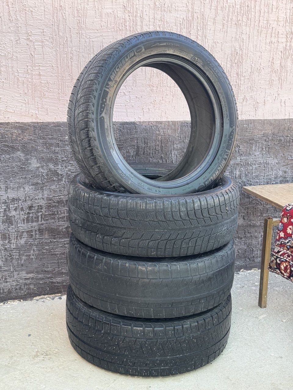 Зимние шины 195/55 R16 (Michelin/Perilli— отличное состояние!


---

З