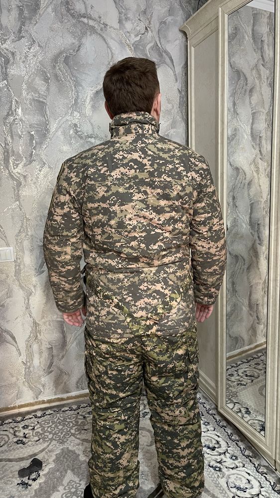 Военный форма.        ,,,