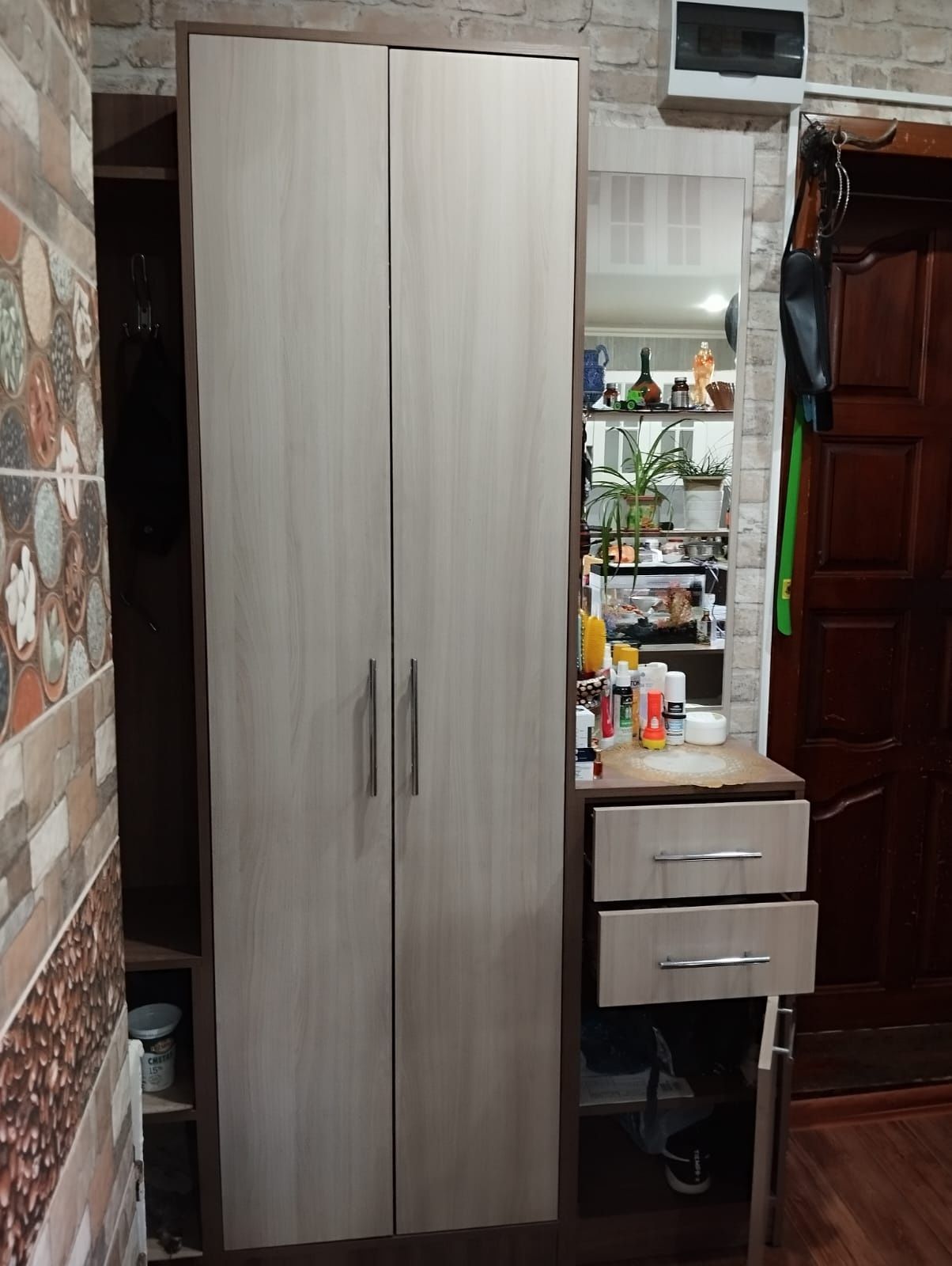 Продам шкаф в прихожую