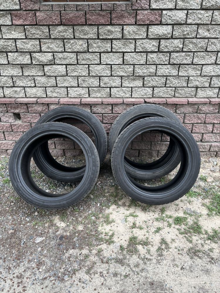 Зимние шины 245/45/19