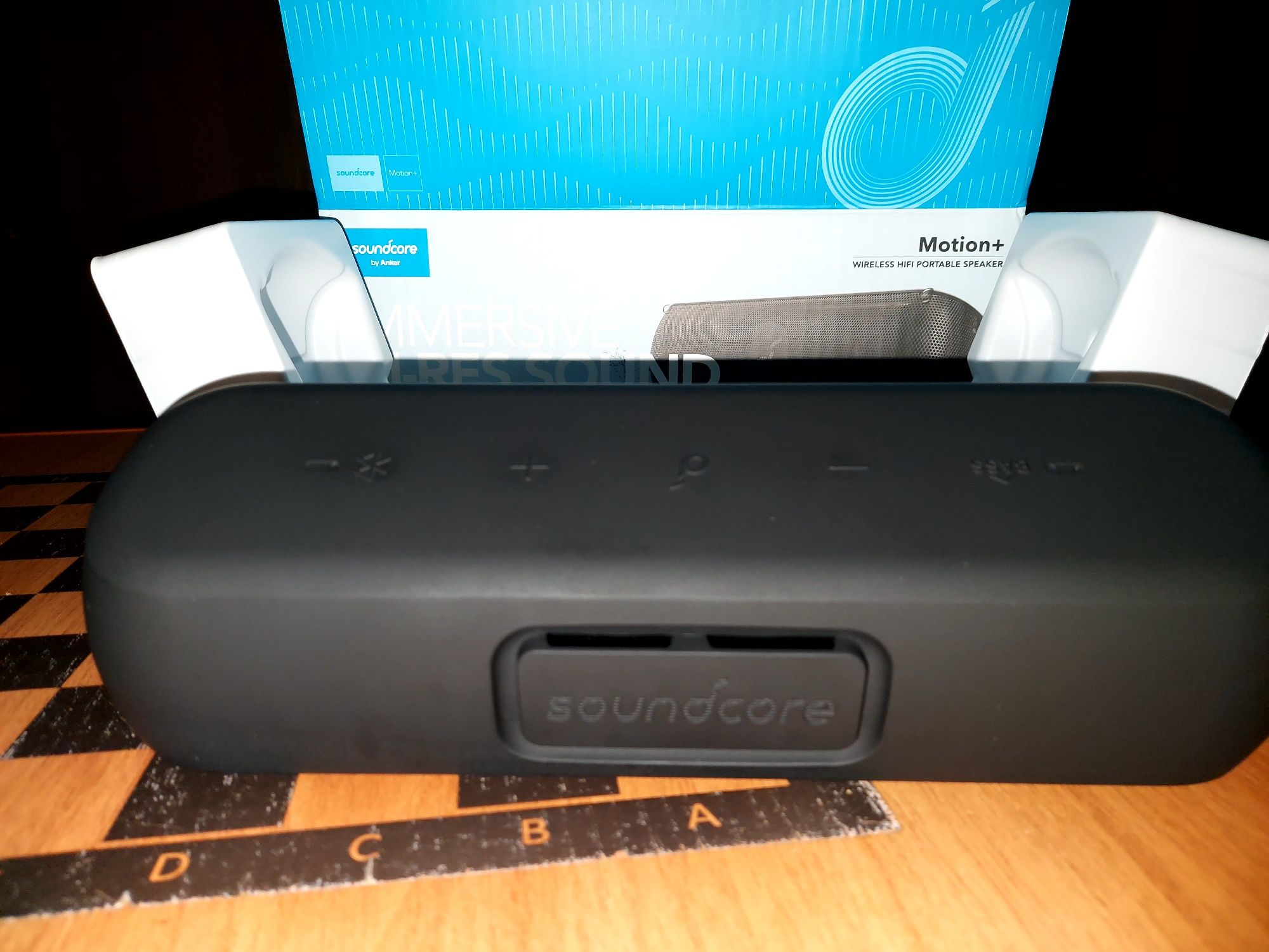Anker Soundcore Motion + блютуз колонка
