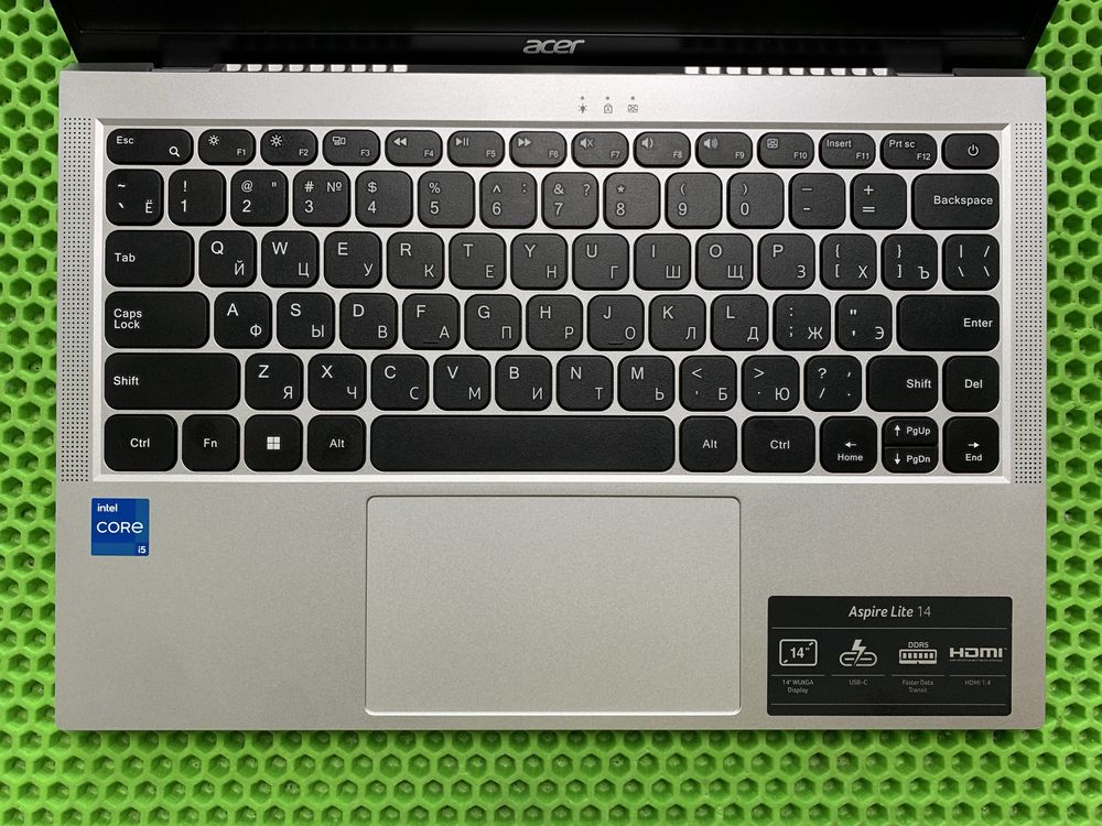 Новый ультрабук Acer 14’. i5-13gen. 16gb ddr5. Полный комплект.