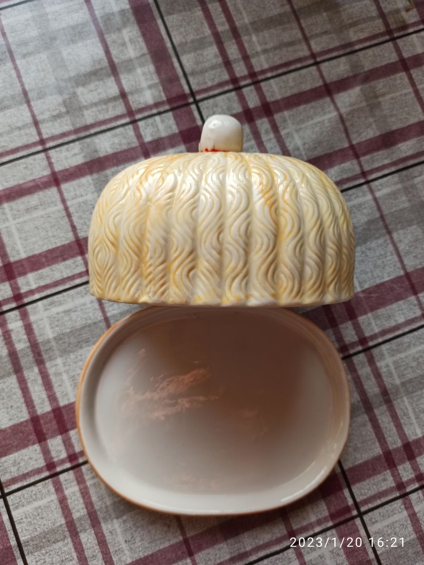 Продам маслёнку. Состояние хорошее.
