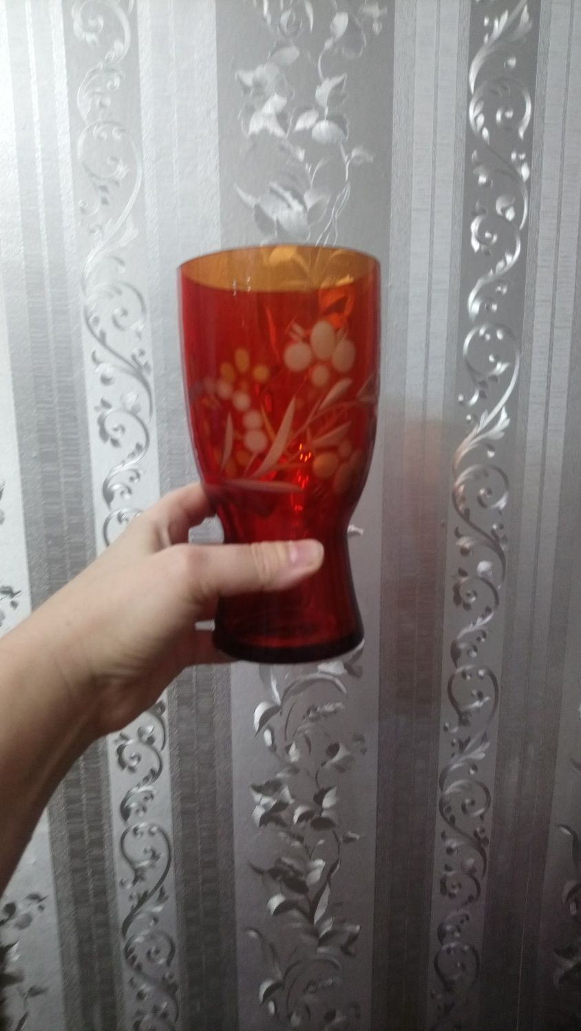 Любая за 7000 тенге. Вазы времён СССР. Цветное стекло, ручная работа.