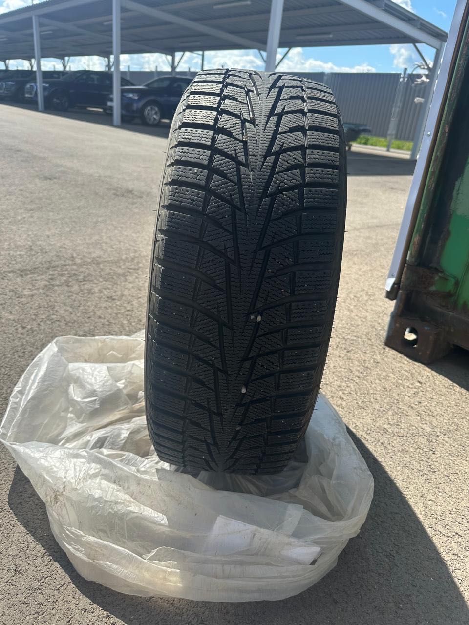 Hankook Winter i*cept X RW10 235/55 R18 100T без шипов (б/у)