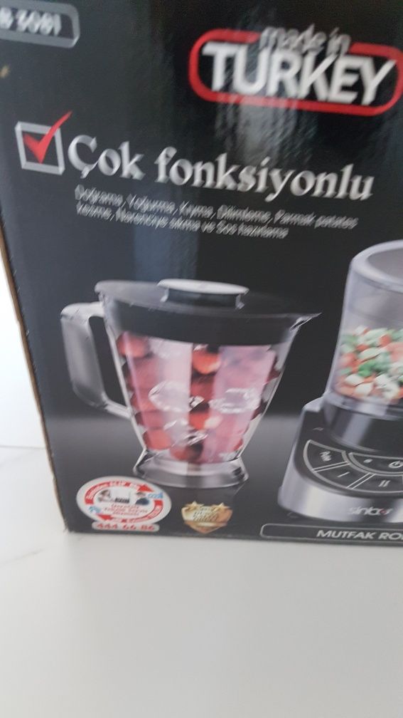 Продам комбайн соковыжималка