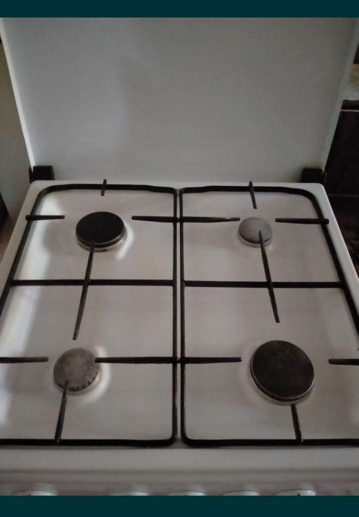 Продам газовую плиту Дарина