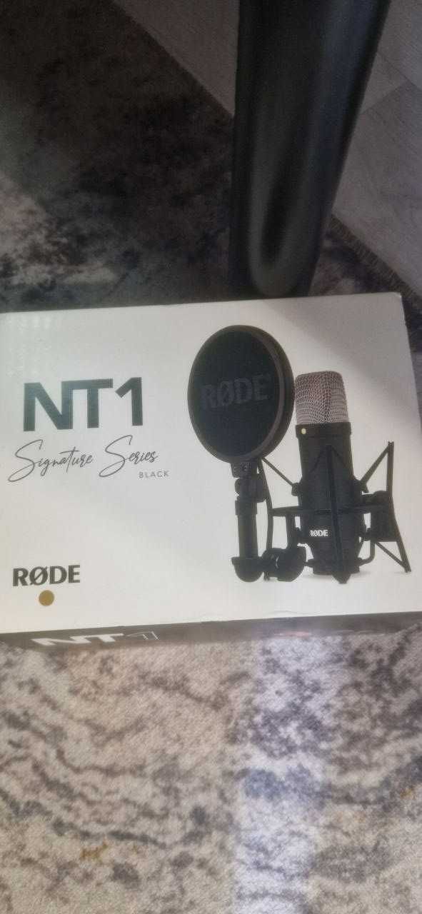 Rode NT1 Signature Series Студийный конденсаторный микрофон