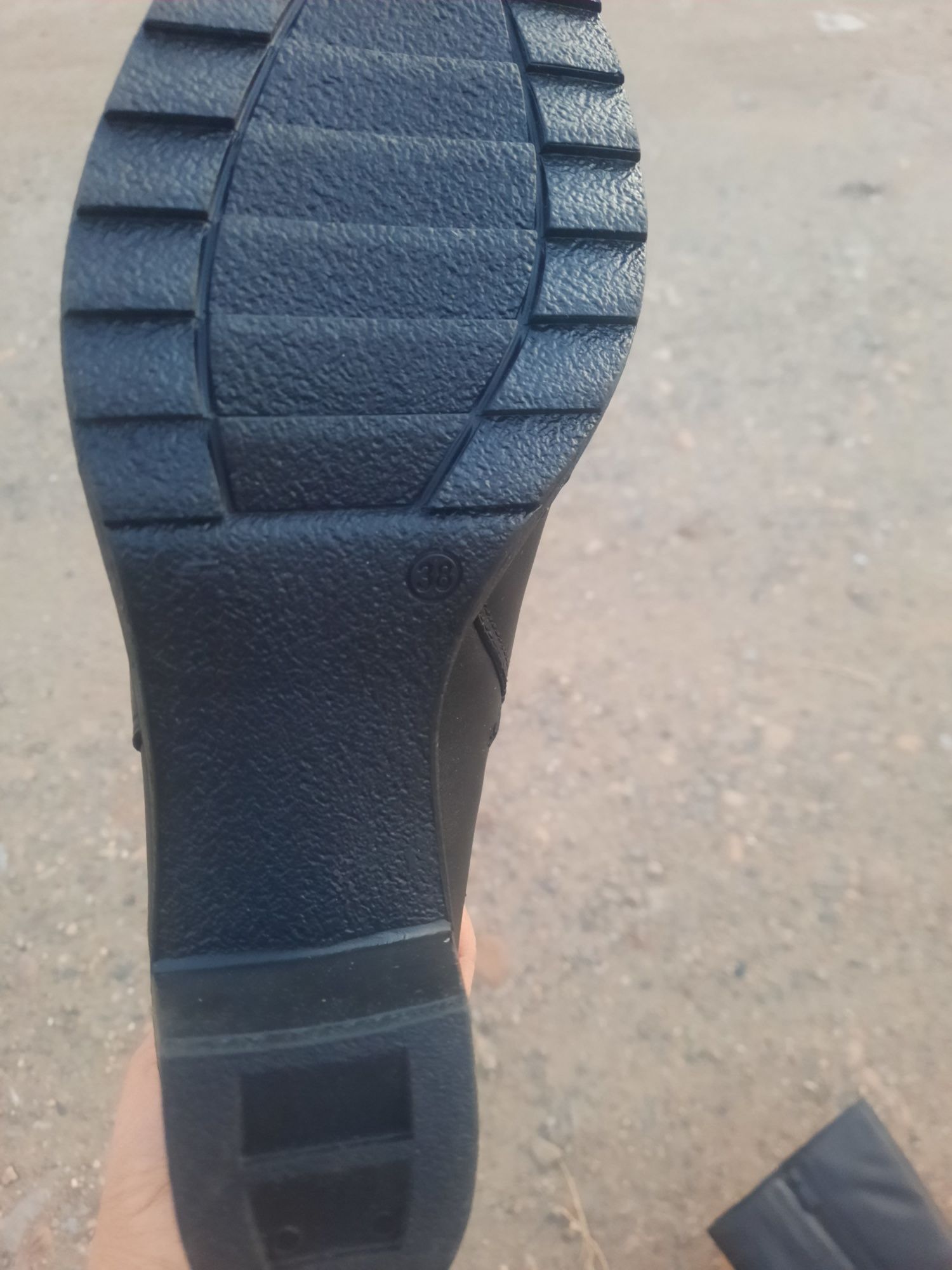 Продам женские сапоги