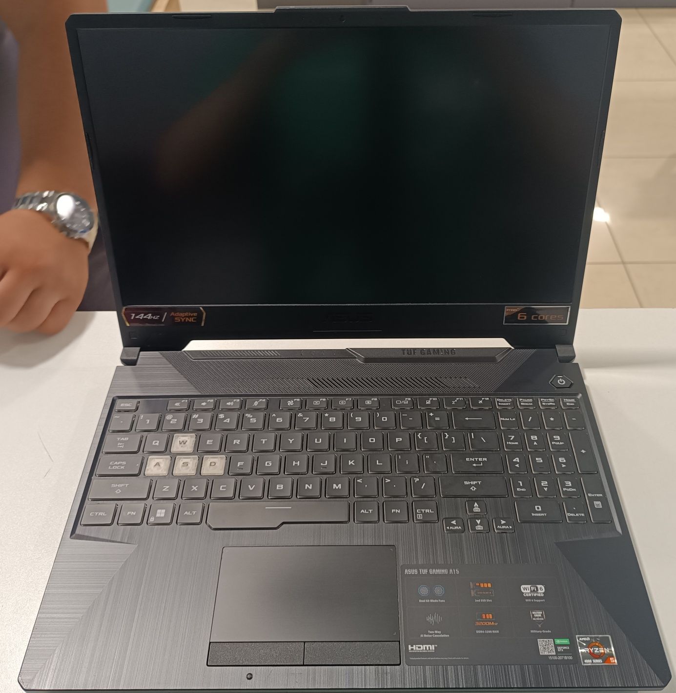 Продам игровой ноутбук Asus Tuf Gaming A15 FA506IHRB