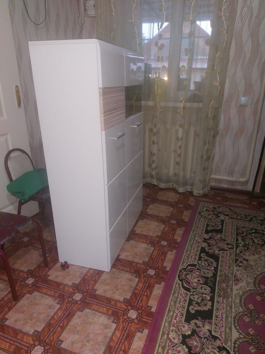 Срочно продам шкафчик