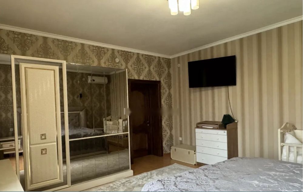 Сдам в аренду на долгий срок 2-х этажный дом