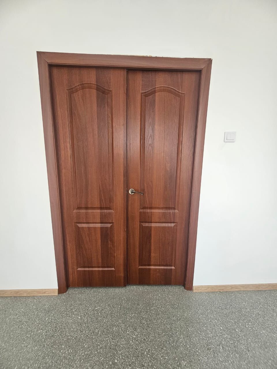 Продам двери,залдың есігі,двери для зала