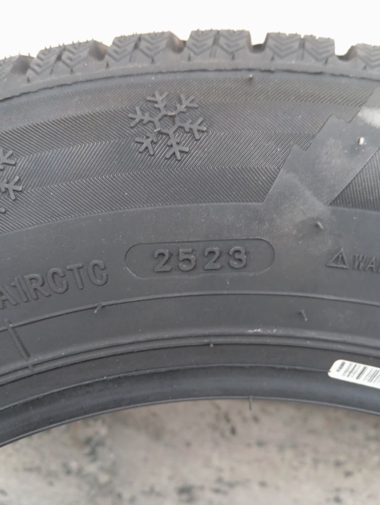 Продам зимние шипованные шины