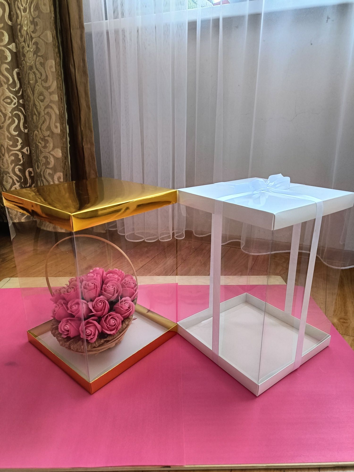 Прозрачные коробки для подарков