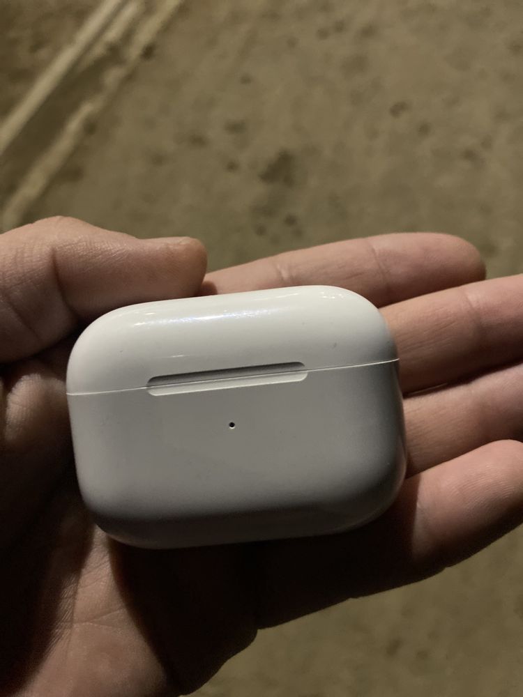 Продам AirPodsPro 1