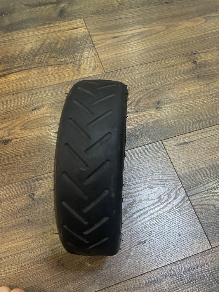 Продам шину на электросамокат 8 1/2 * 2