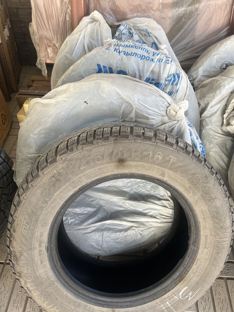 Шины 215/70 r16 T зимние, 2 штуки