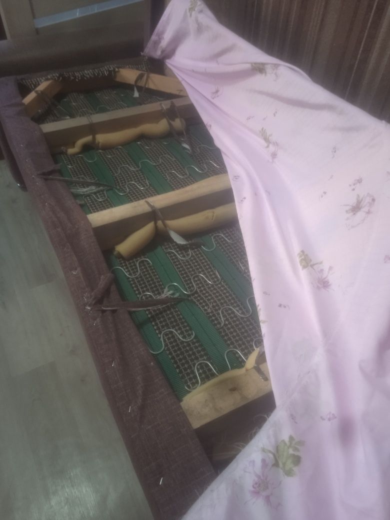 Перетяжка и ремонт мягкой мебели на дому у заказчика
