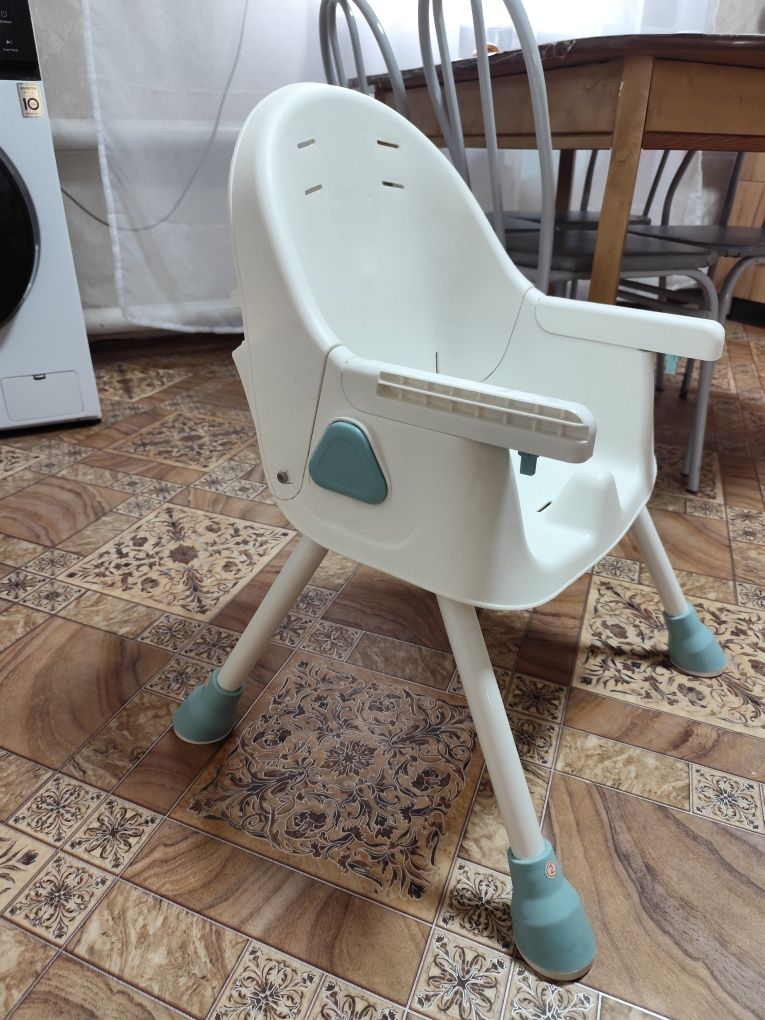Продам детский стульчик для кормления