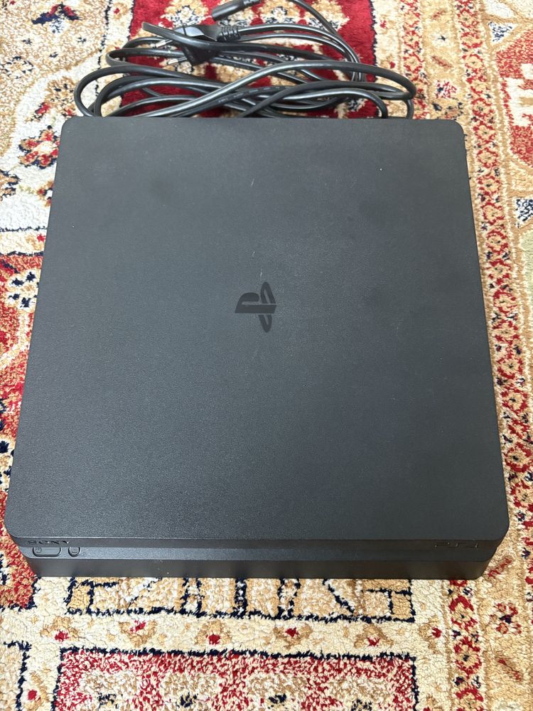 Продаётся PlayStation 4 slim 1ТБ Памяти в хорошем состоянии.