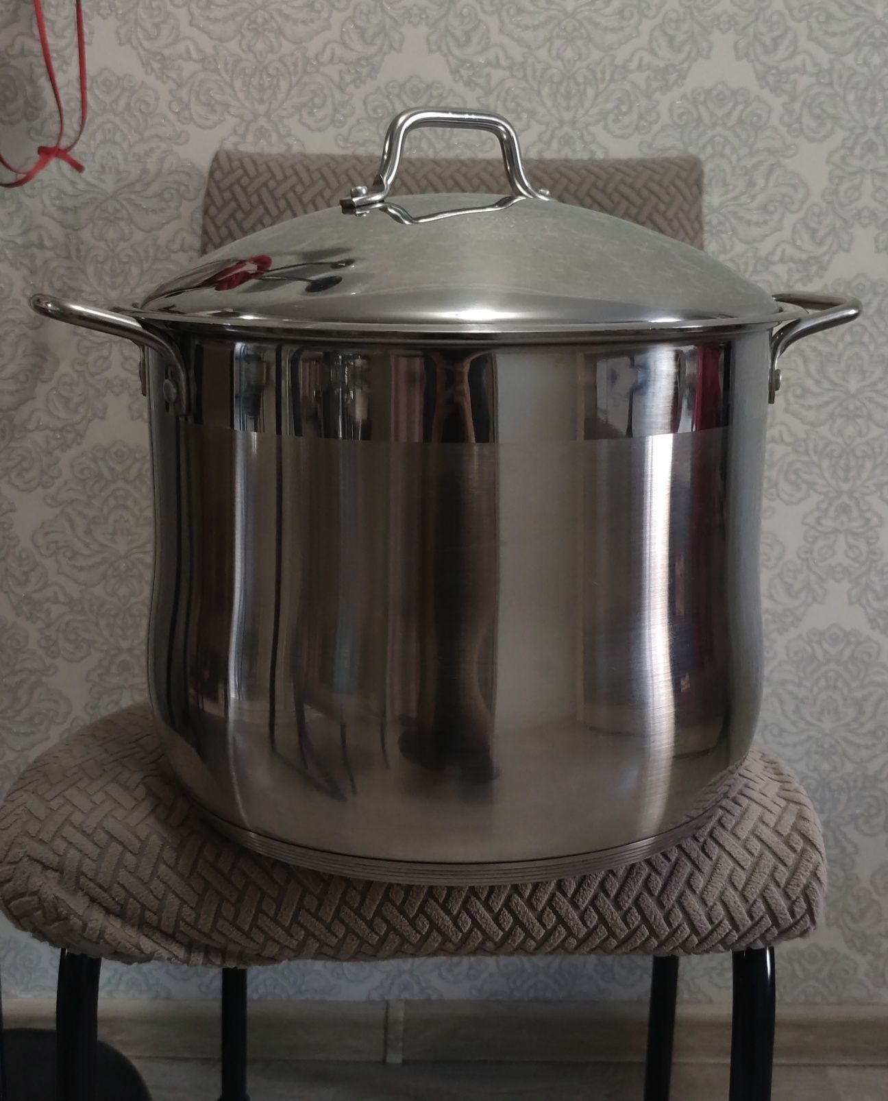 Продам кастрюлю из нержавейки 18л