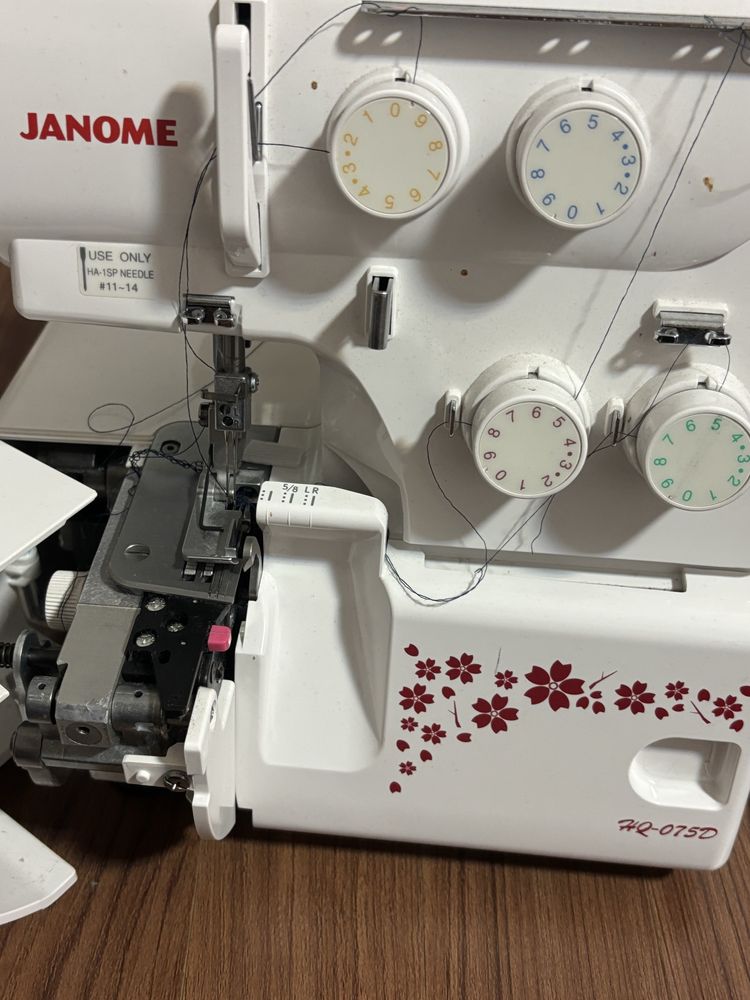 JANOME HQ-075D (швейная машинка / оверлок)