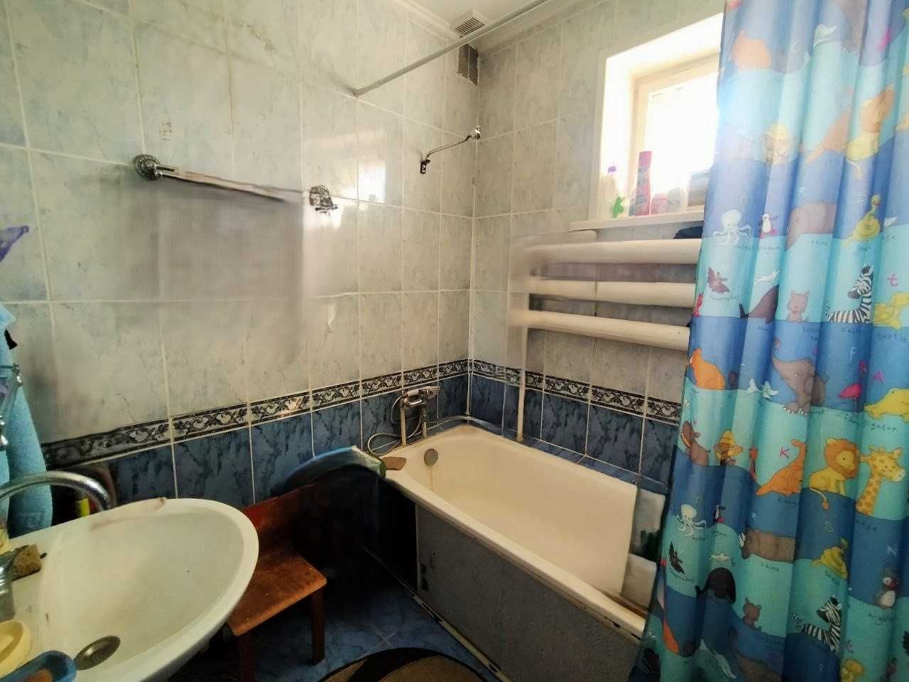 Продажа двухэтажного дома центральными коммуникациями.