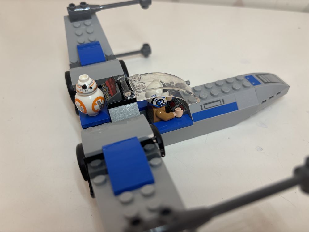 Продаю СРОЧНО  LEGO Star Wars Resistance 75297 Истребитель X-Wing (TM)