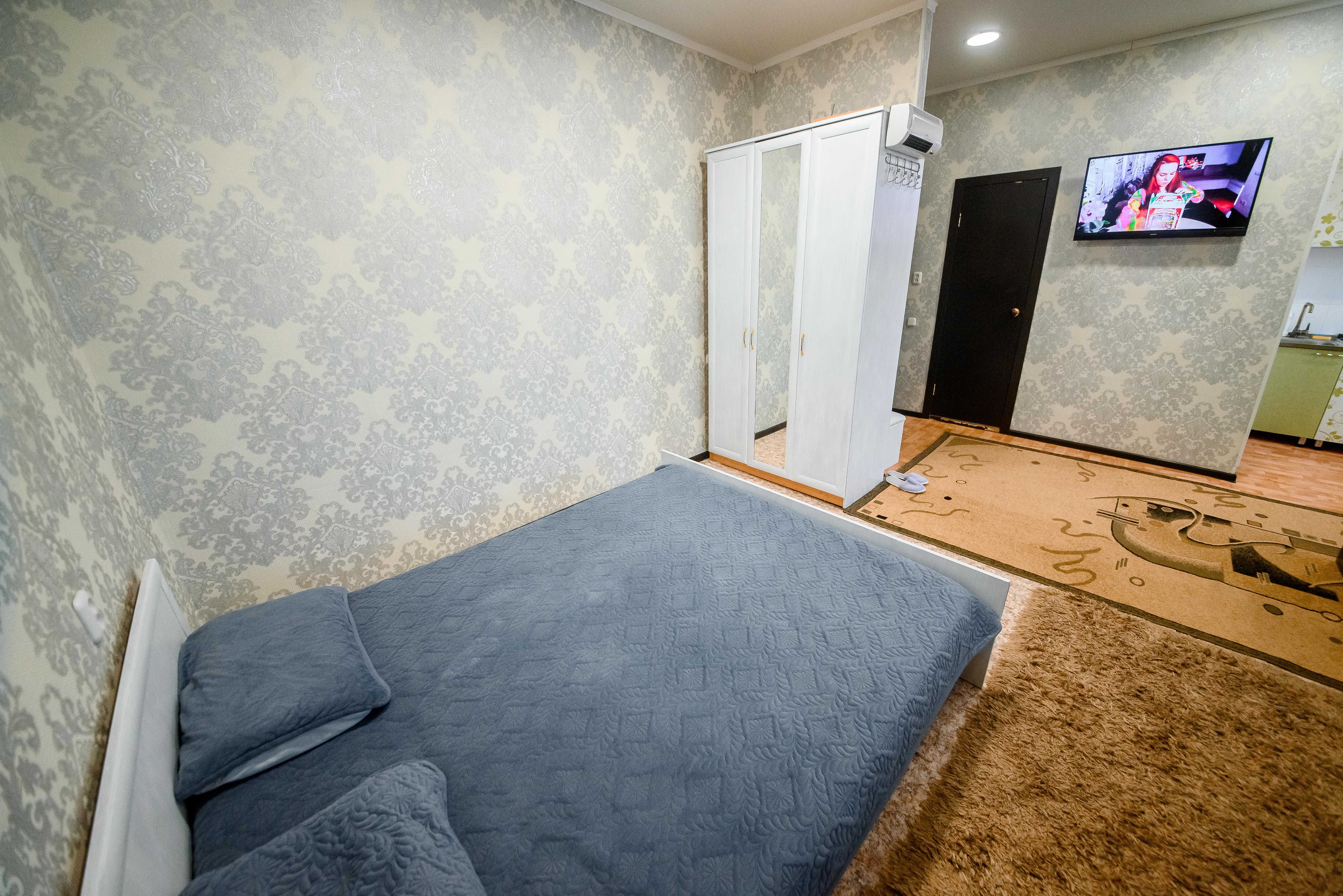 Сдам посуточно 1 комн квартиру Республики 93/1 с КОНДИЦИОНЕРОМ