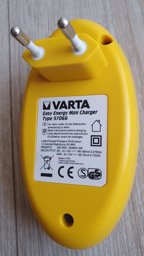 Зарядное устройство Varta