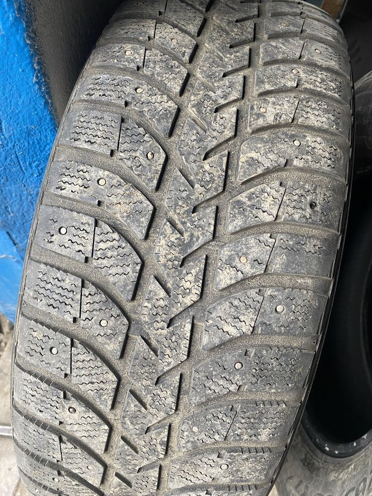 Продам шины зимние шипованые