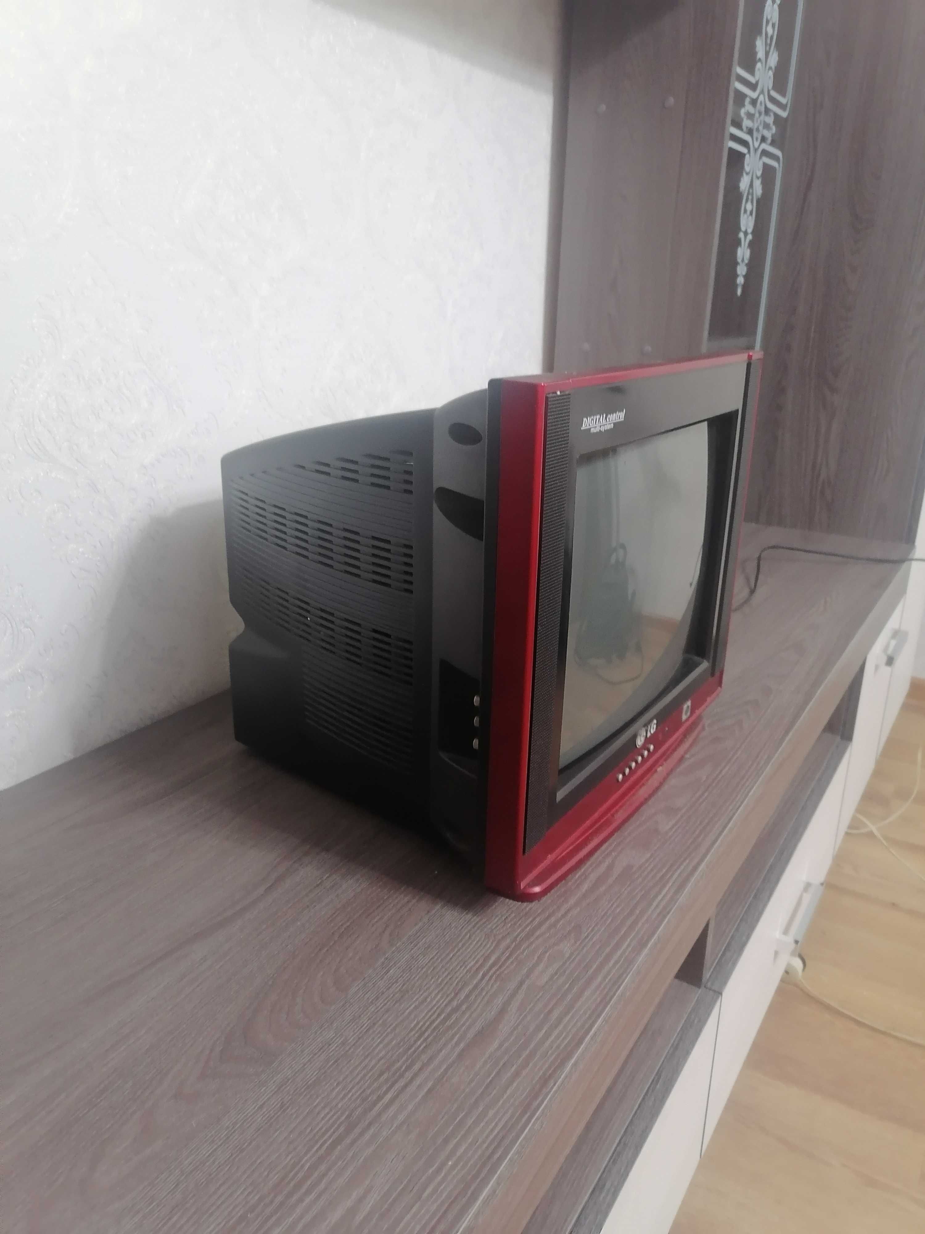 Цветной телевизор LG, диагональ 14 "