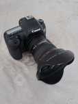 Canon 5D Mark III с объективом 17-40

Описа