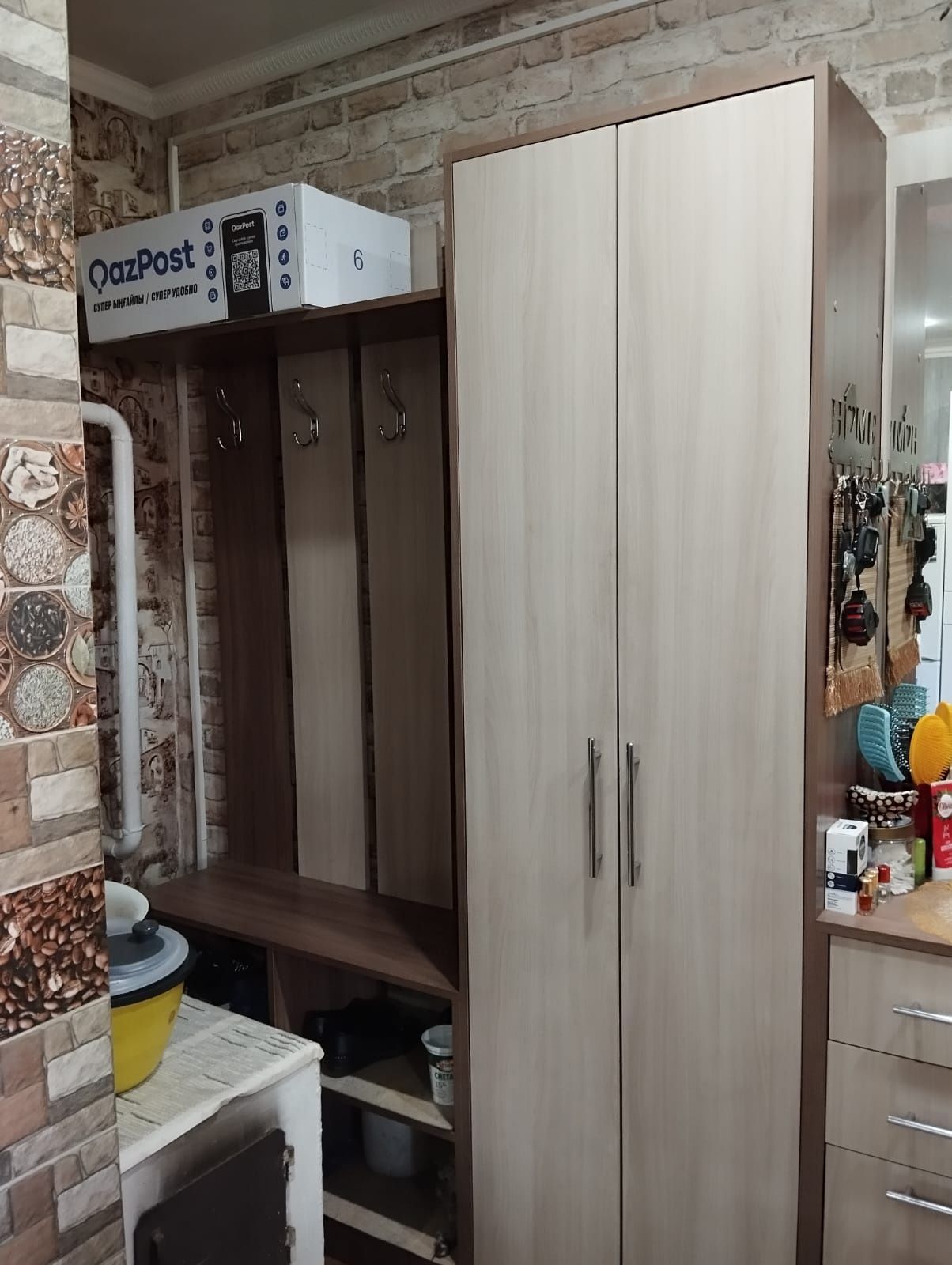 Продам шкаф в прихожую