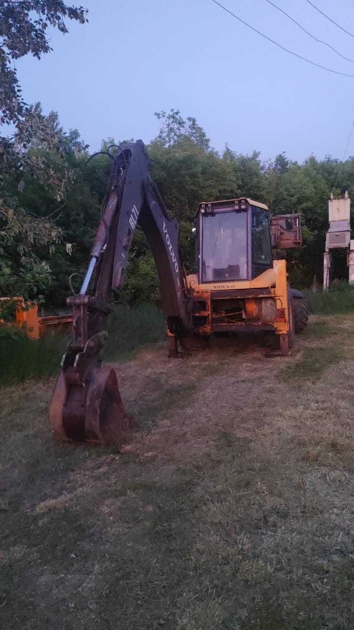 Продам Экскаватор погрузчик Вольво Бл71.2009г.в.