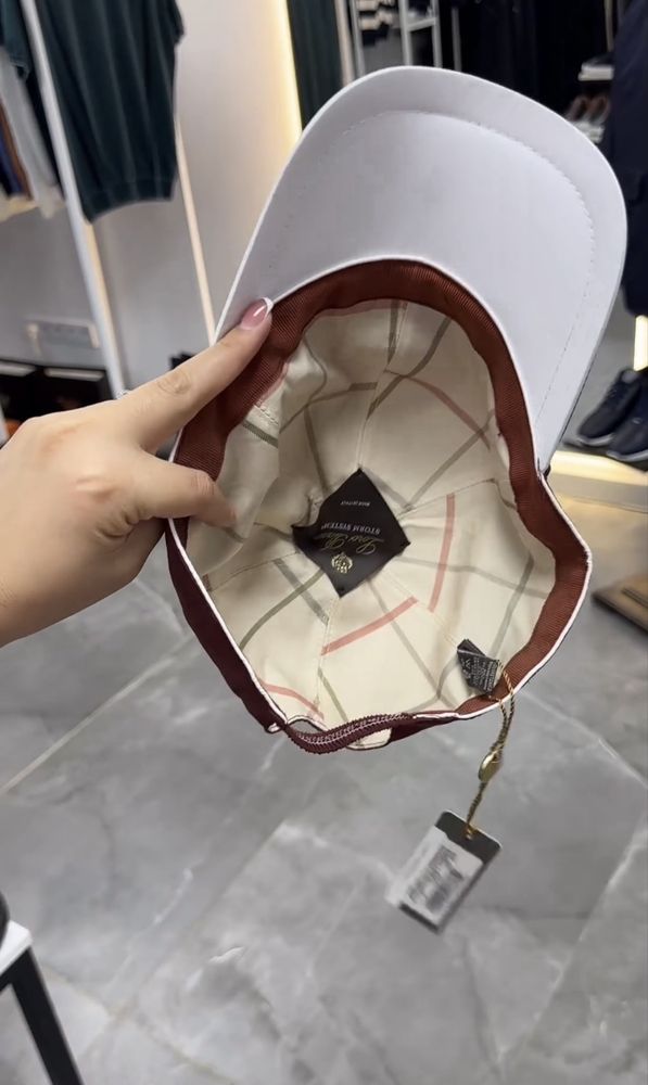 Продаётся новая кепка Loro Piana