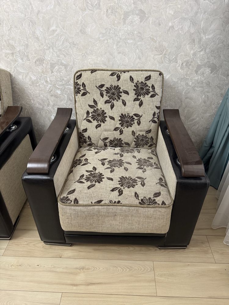Диван с креслом Embawood