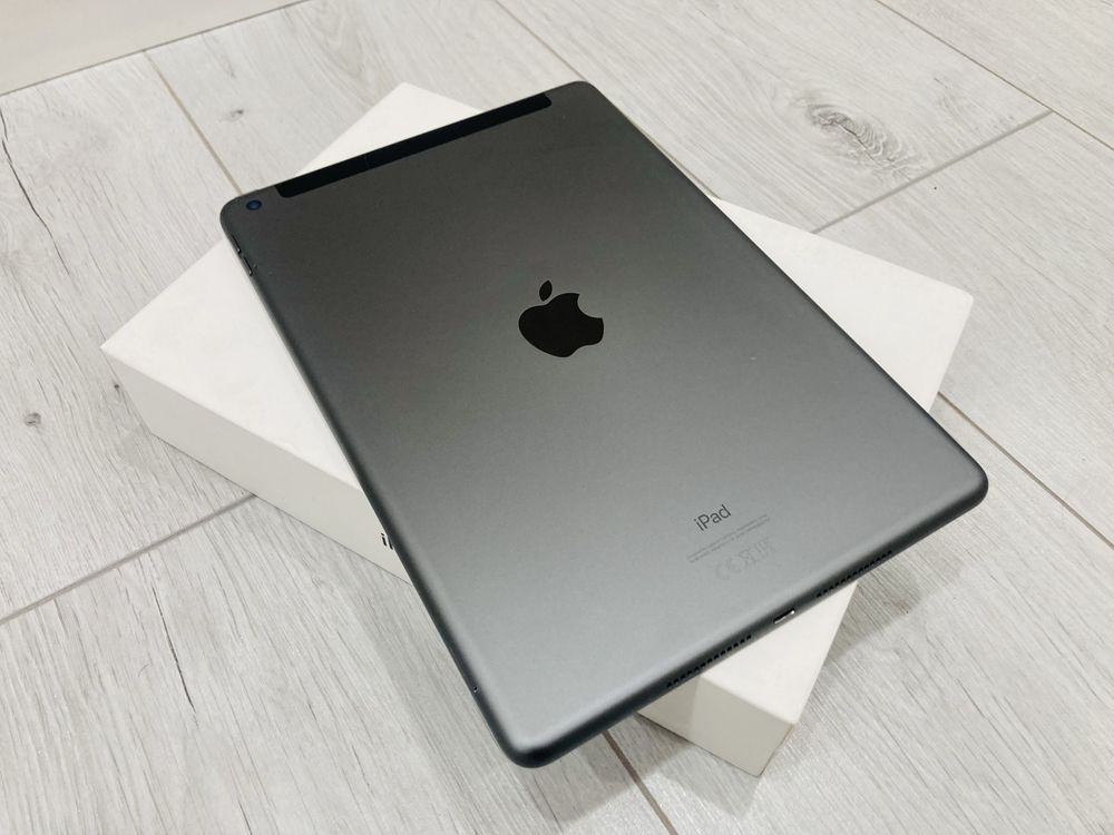  Apple iPad 8 32Gb Wi-Fi + LTE (коробка, документы)